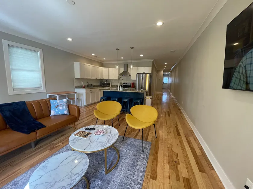 Modern stay for Derby minutes from Churchill Downs - Image 1