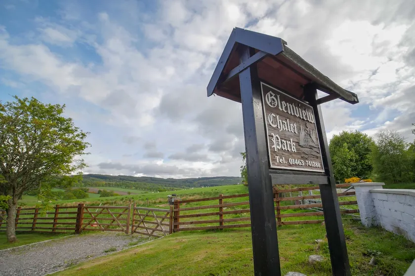 Glenview Chalet Park - Image 1