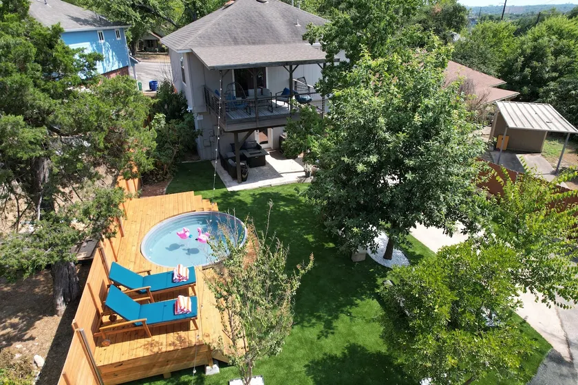 Stylish Private Oasis, Steps from Best Food & Fun - Image 1