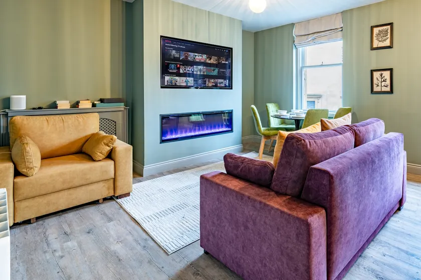Beautiful 1 Bedroom Modern Apartment, City Centre - Image 1