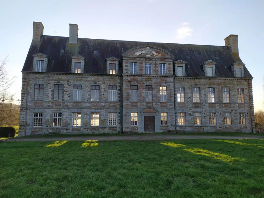 House of the Château de Vassy, Normandy countryside - Image 1