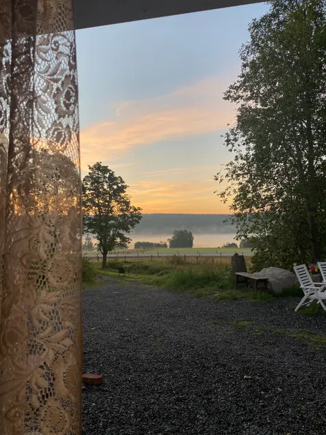 Casa Garaje. A newly-renovated cottage with lake view - Image 1