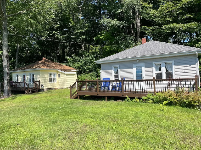 Cozy Ludington cottage with 2 kayaks - Image 1