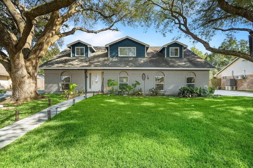Beautiful Spacious 4 bedroom house. - Image 1
