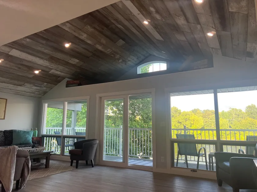Lovely waterfront 2 bedroom apartment - Image 1