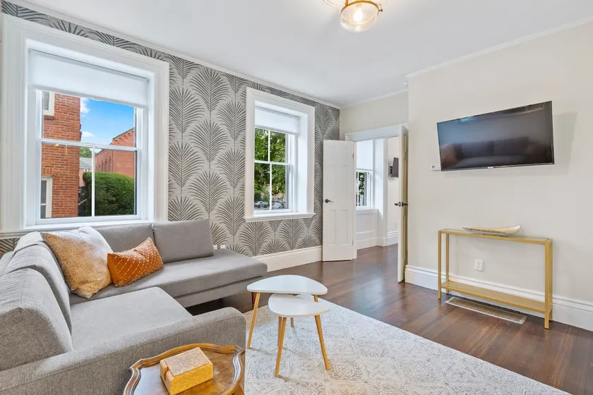 Charter Street: Historic Charm, Modern Comfort - Image 1