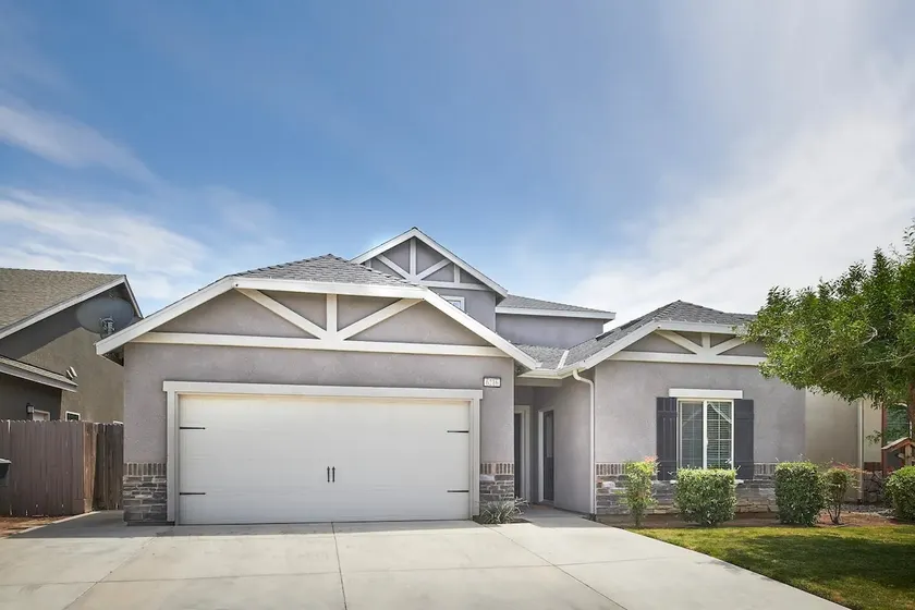 2 Units|4 Bed: 3 Bath|Workout Equip.|BBQ|Fire Pit - Image 1