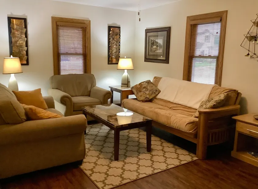 Charming Home near downtown Appleton - Image 1
