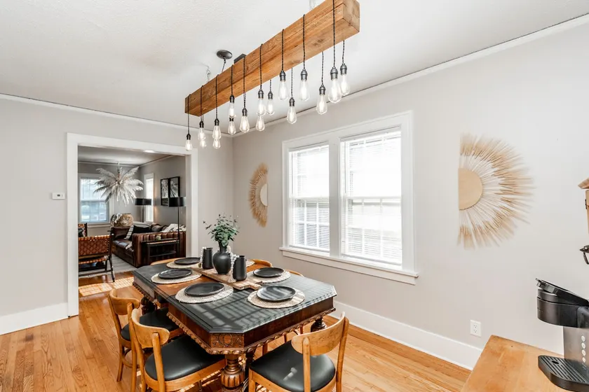 Spacious Dundee Duplex | 8BR | Walk to Cafés - Image 1