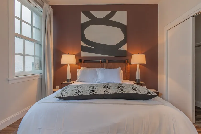 Baltimore's Finest: Penthouse Elevated Comfort - Image 1