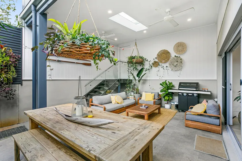 The Boathouse/ Luxury Home/4mins walk Marina/Shops - Image 1