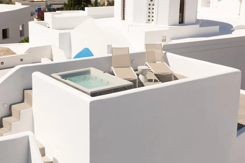 Aidani - Deluxe Room with Terrace & Jacuzzi - Image 1