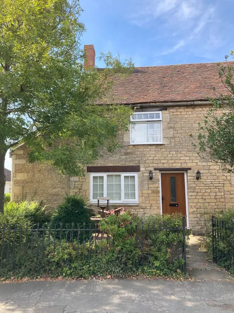 Kitty Bee’s Cottage in the hub of Baston village - Image 1