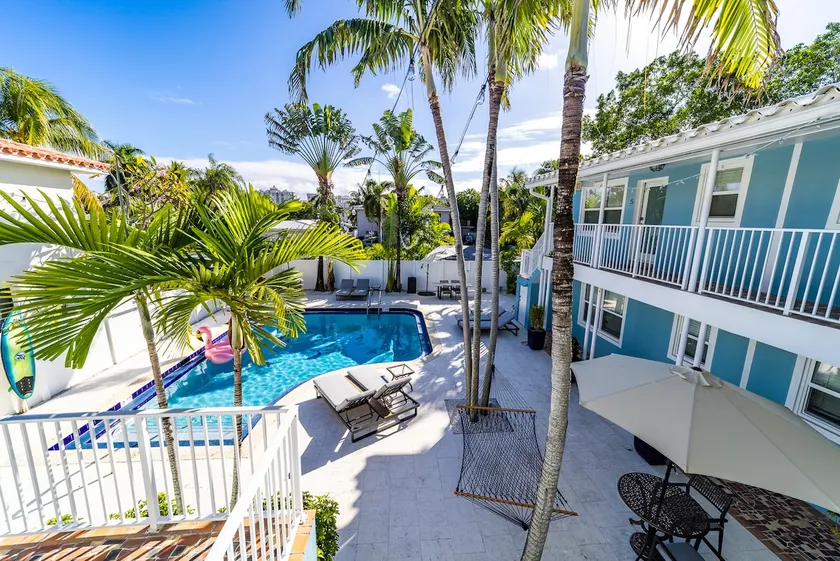 1BR APT W/ Magical Pool Near Fort Lauderdale Beach - Image 1
