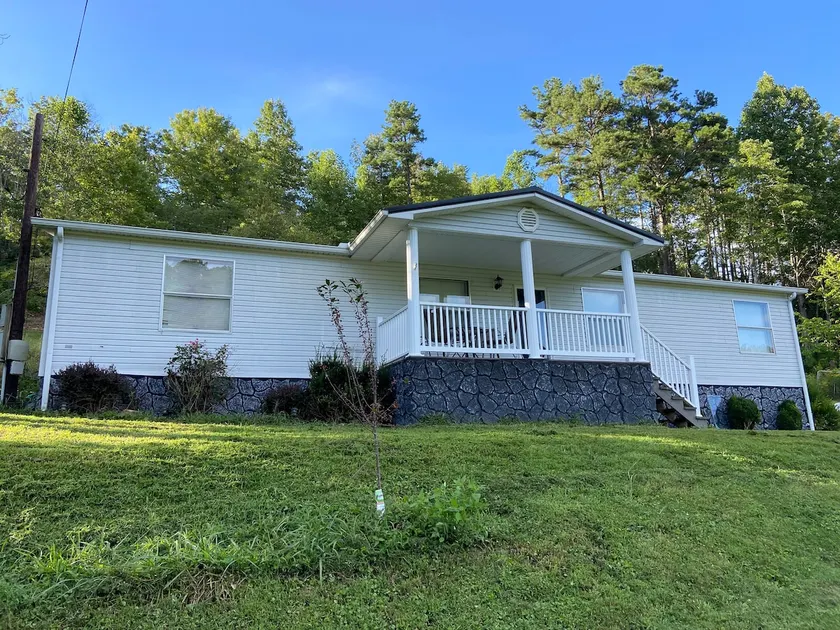 Cozy 3 bed 2 bath cottage near Yatesville lake. - Image 1