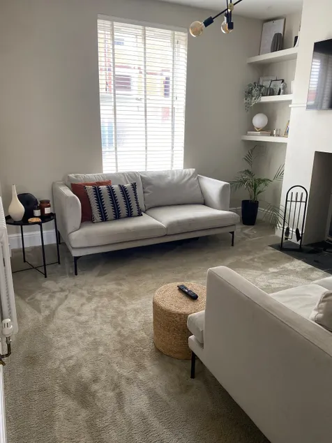 Homely 2-bed Terrace with Log Burner - Image 1