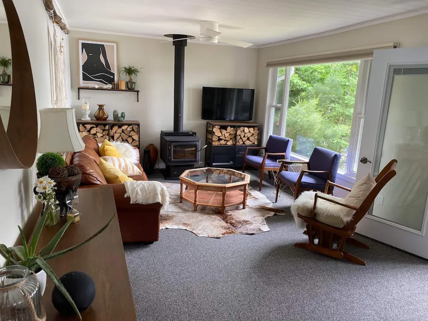 Muskoka-Lake House Escape - Image 1