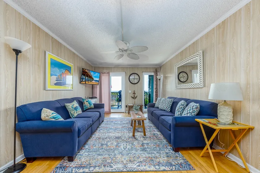 2 bd/2 ba condo just steps from the beach! - Image 1
