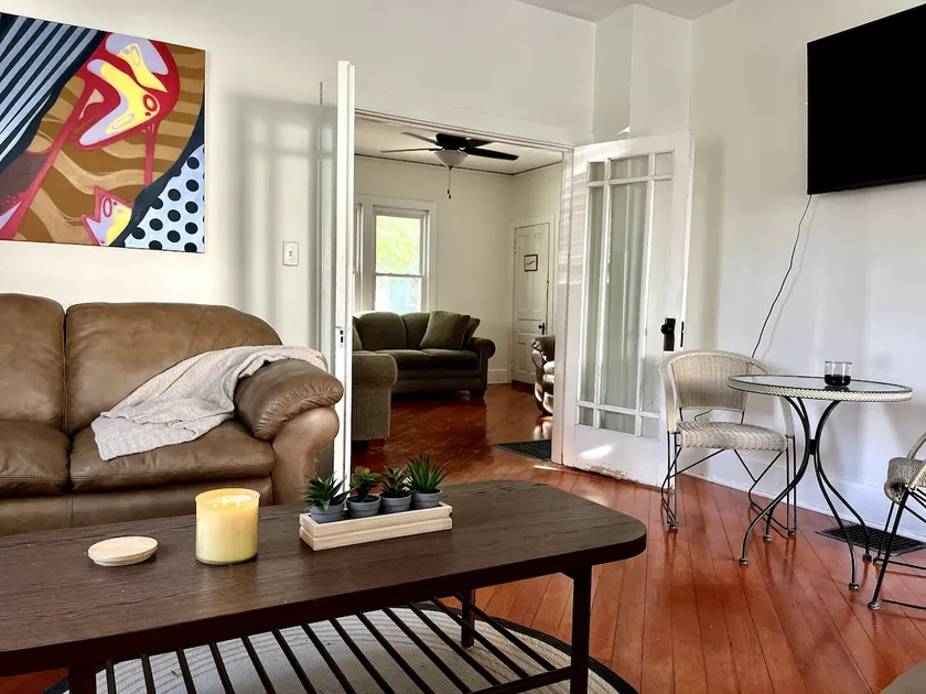 Pet Friendly! Walk to Downtown - Image 1