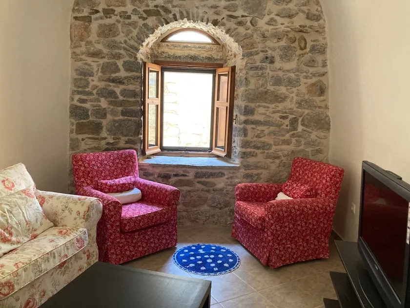 Traditional House Lagara Mastichochori Olimpi - Image 1