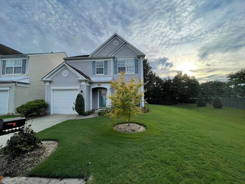 Ballantyne Getaway/3 Bdrm Townhome/ 2 Cars Only! - Image 1