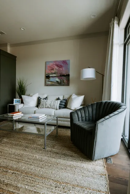 Lovely 1BD 1BA apt w parking near Williams Brice - Image 1