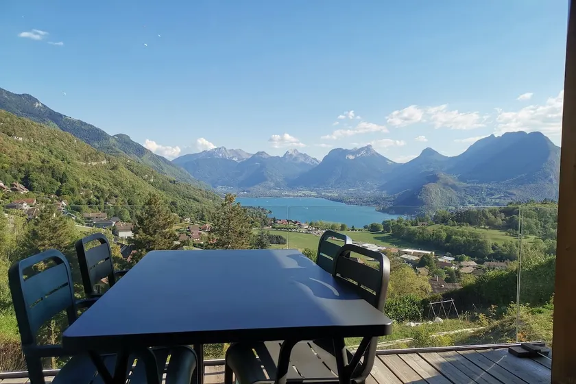 2 bedroom apartment - With view - Image 1