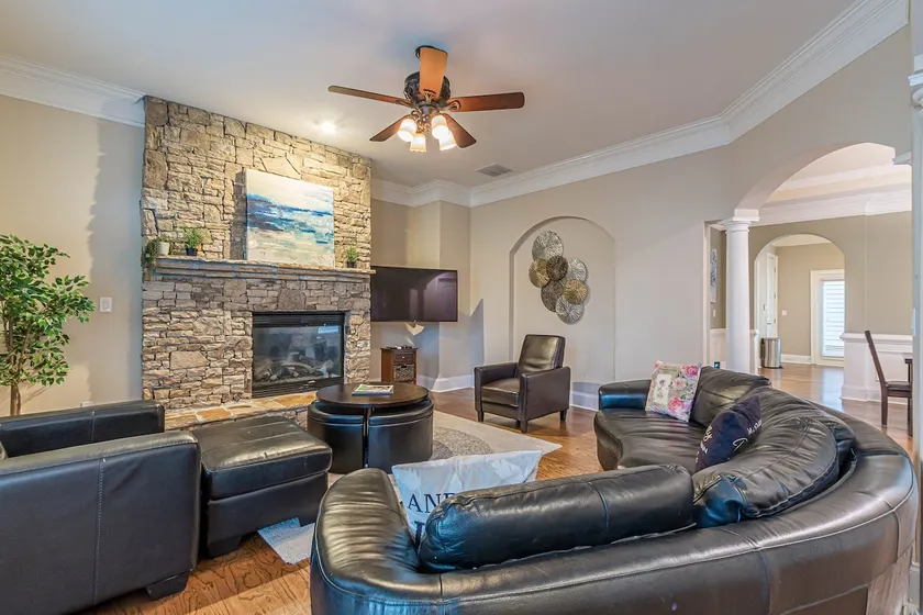 Luxurious Atlanta Midtown 4b/5b All STE w/ Garage! - Image 1
