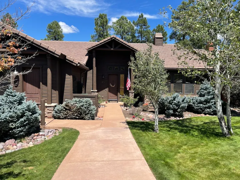 Modern Torreon Retreat - Image 1