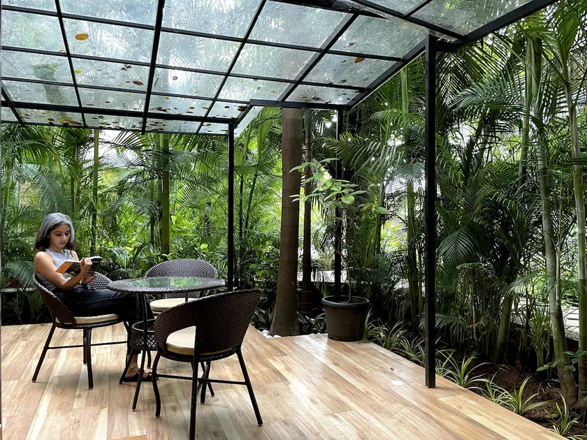 Classy 1bhk with pool | 10 mins from the beach - Image 1