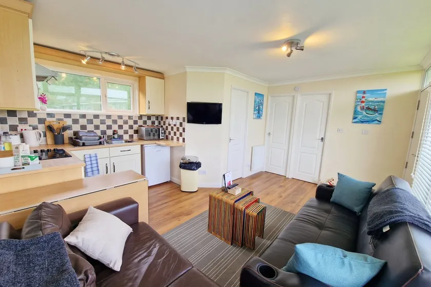 169 Broadside Holiday Chalet near Broads & Beaches - Image 1