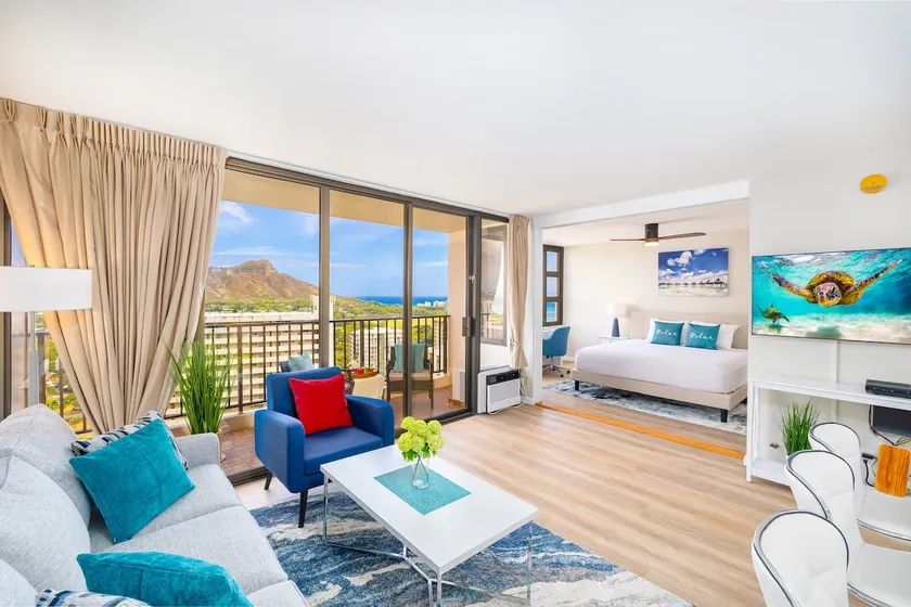 Fabulous Ocean & Diamond Head View w/ Free Parking - Image 1