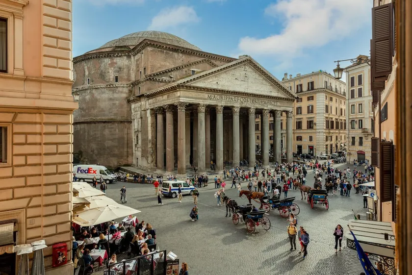 Leonardo al Pantheon House - Image 1
