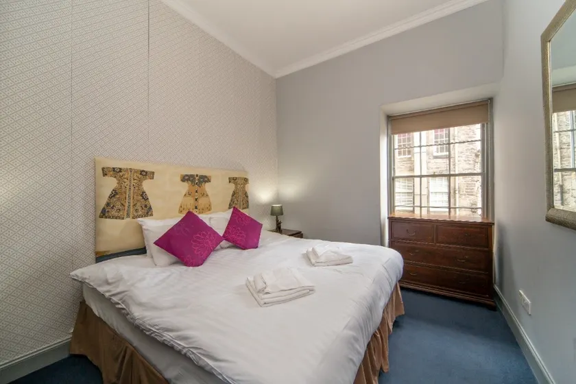 Royal Mile, Edinburgh - 2 Bedroom Apartment - Image 1
