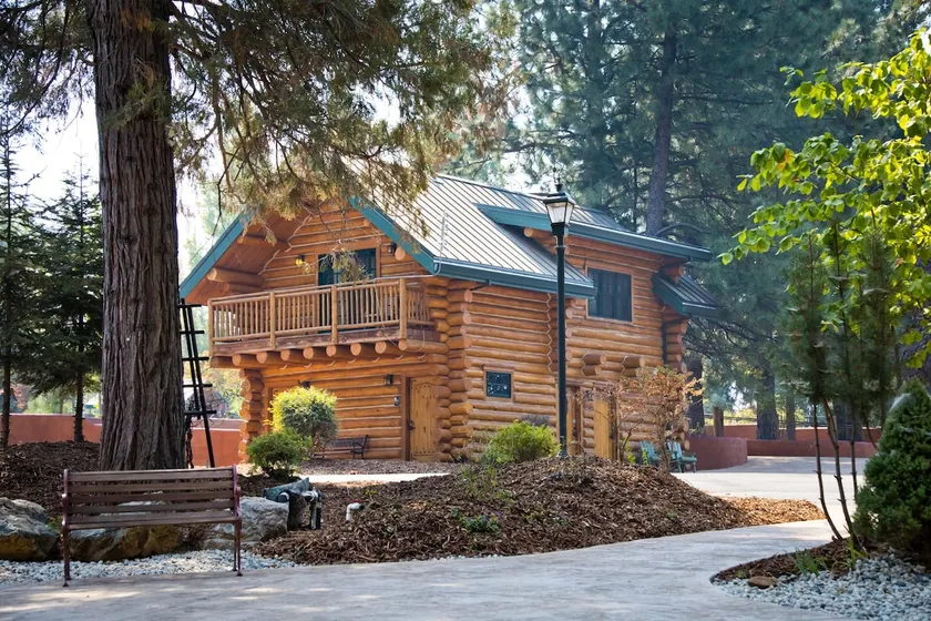 Apple Hill Log Cabin Lodge set under the pines. - Image 1