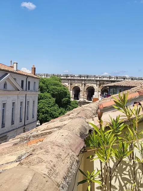 La Dolce Vita Nîmoise Terrasse 100 m des Arènes - Image 1