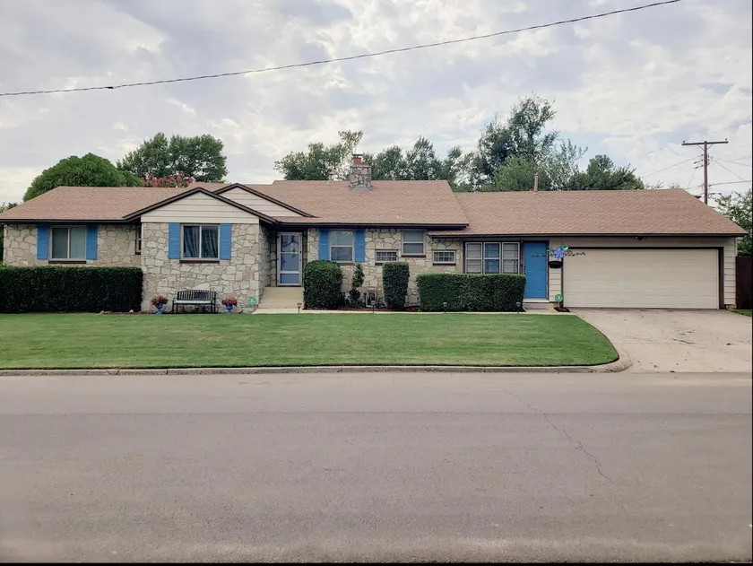 A Point of Blue 🔵 Hottub/ Pool table/10 min all OKC - Image 1