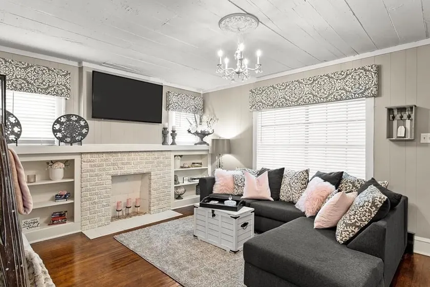 Charming, Historic Home Minutes from Magnolia - Image 1