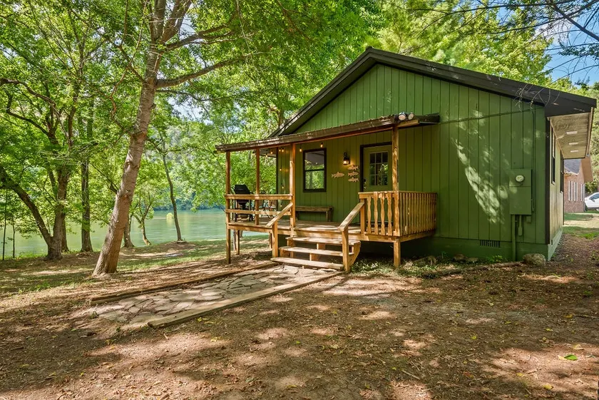 Pa’s Cabin at The Narrows - Image 1