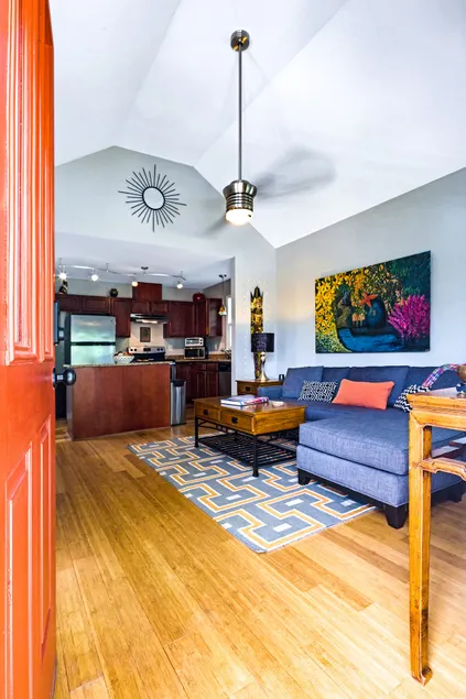 Feels Like Home - Close to Downtown! - Image 1