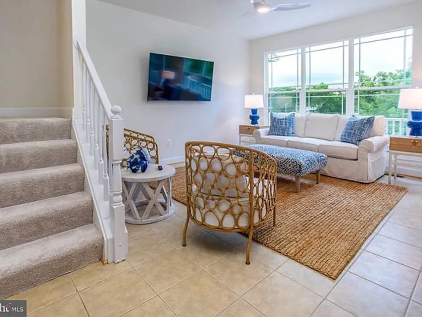 Cheerful 3-Bedroom Townhouse Steps from the Resort - Image 1
