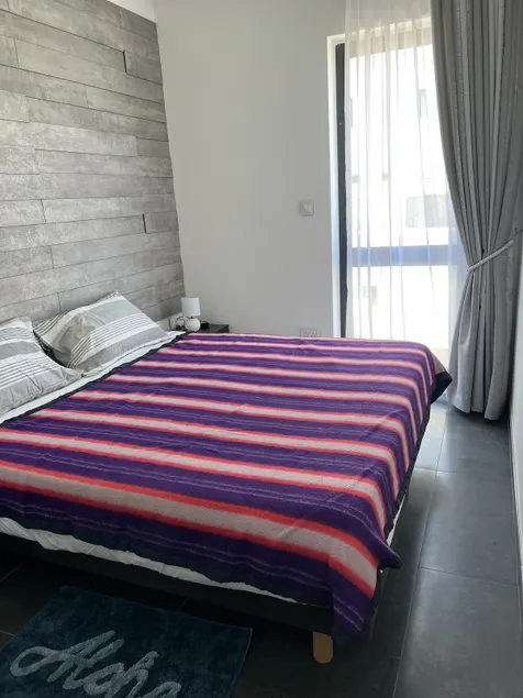 Cosy & Modern Top Floor 1-bedroom Apartment - Image 1