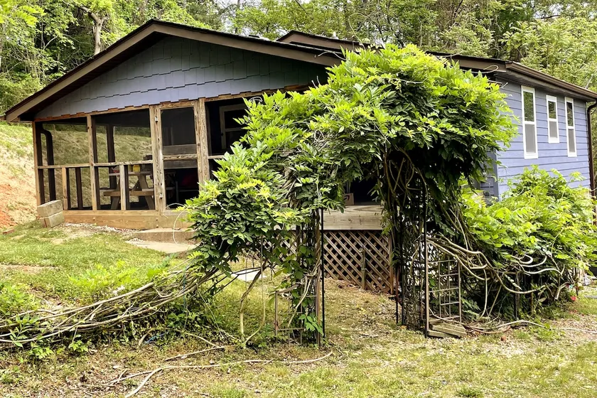 The SWEET SPOT! Chill Near Downtown w/ Huge Porch! - Image 1