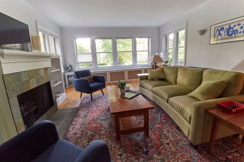 Spacious 3 bdrm apt. near NU + Chicago + lake. - Image 1