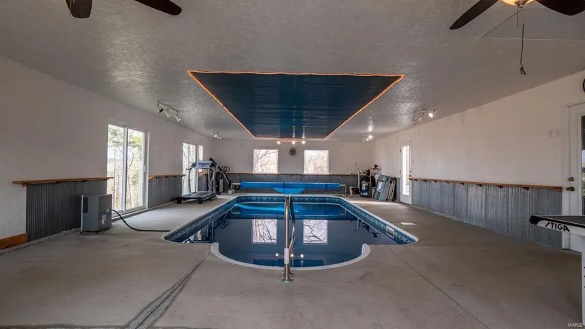 Country Getaway w Year-round Indoor Pool - Image 1