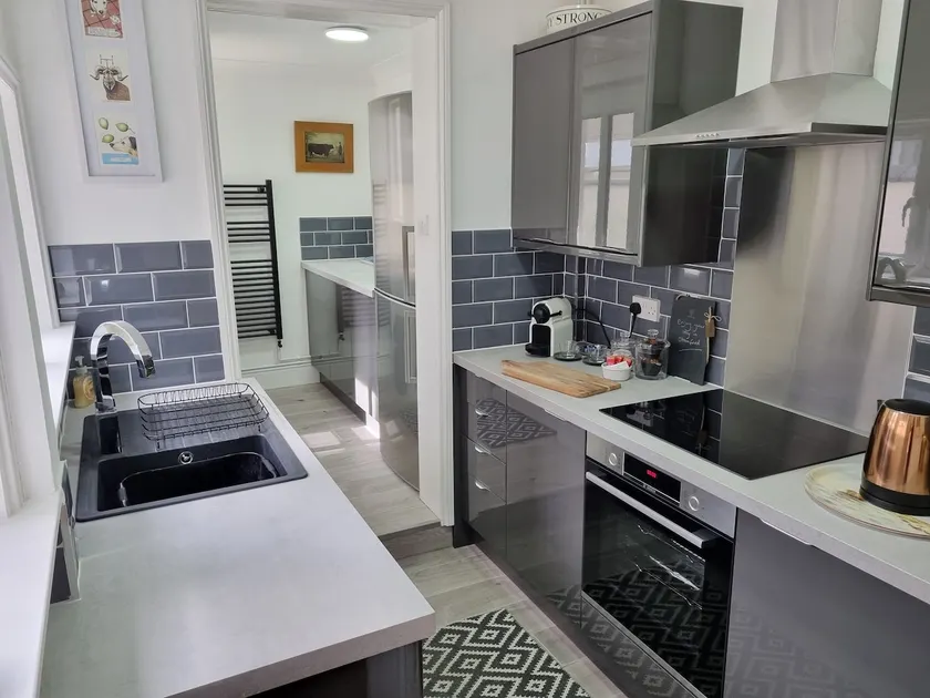 2 bed town house in Stamford 10 minute walk to the town center - Image 1