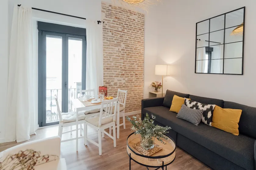 One&Lux Puñonrostro Bright Minimalist Central Home - Image 1
