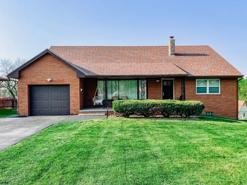 Spacious 4 BR 2 Bath. Pet Friendly, Family Home. - Image 1