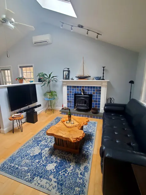 Delightful Getaway Cottage in Giants Neck Heights Beach Community - Image 1