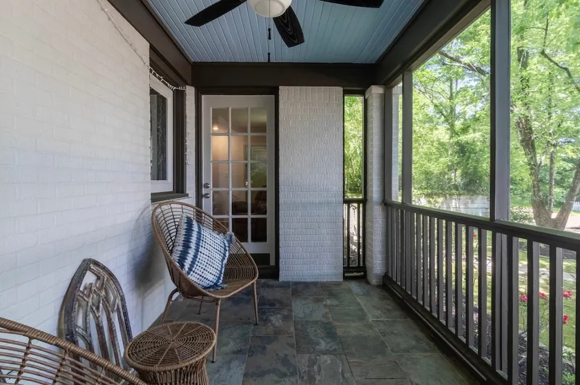 Walk to Oxford Square, Faulkner house, Ole Miss - Image 1